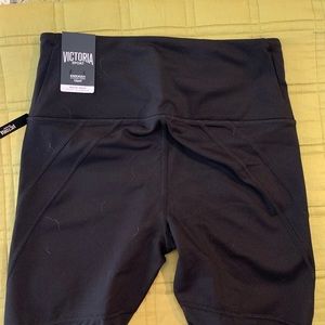 NWTs!!! Victoria Sport Knockout Tights Black Size M